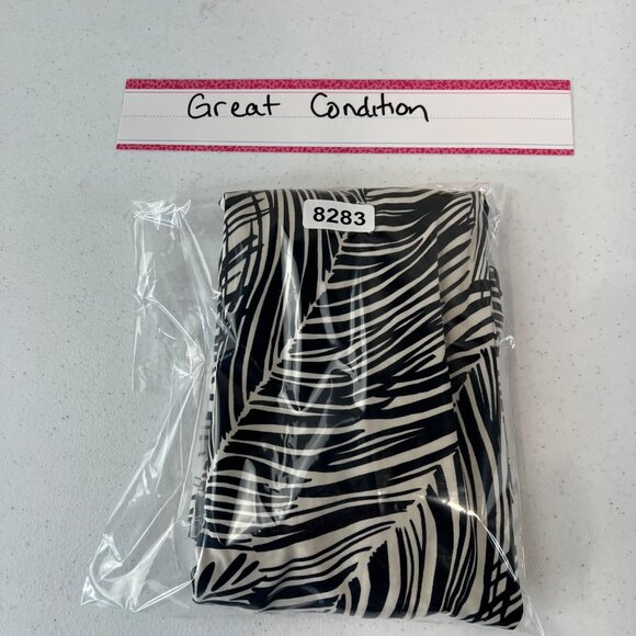 BCBGMAXAZRIA Black White Palm Leaf 3/4 Sleeve Wrap Blouse‎ M - Picture 12 of 12